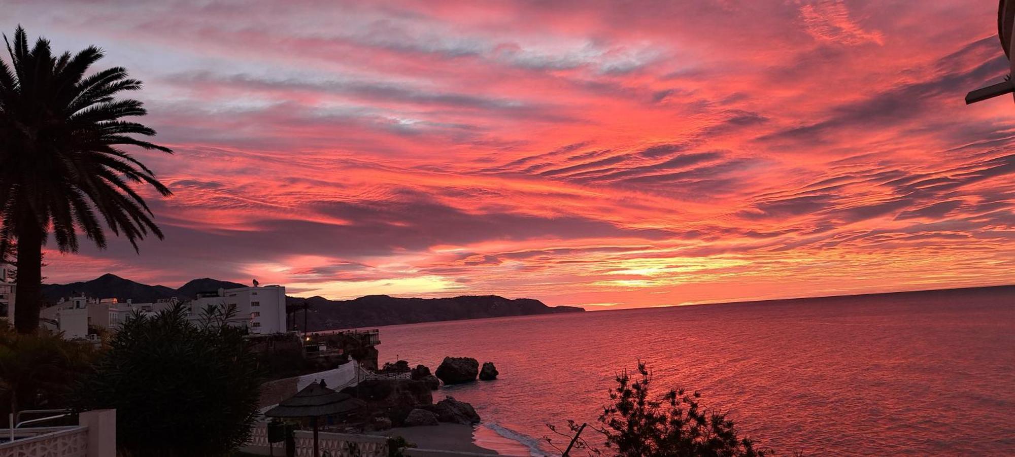 Апартаменти Acapulco Playa Beautiful Seaview Нерха Екстер'єр фото