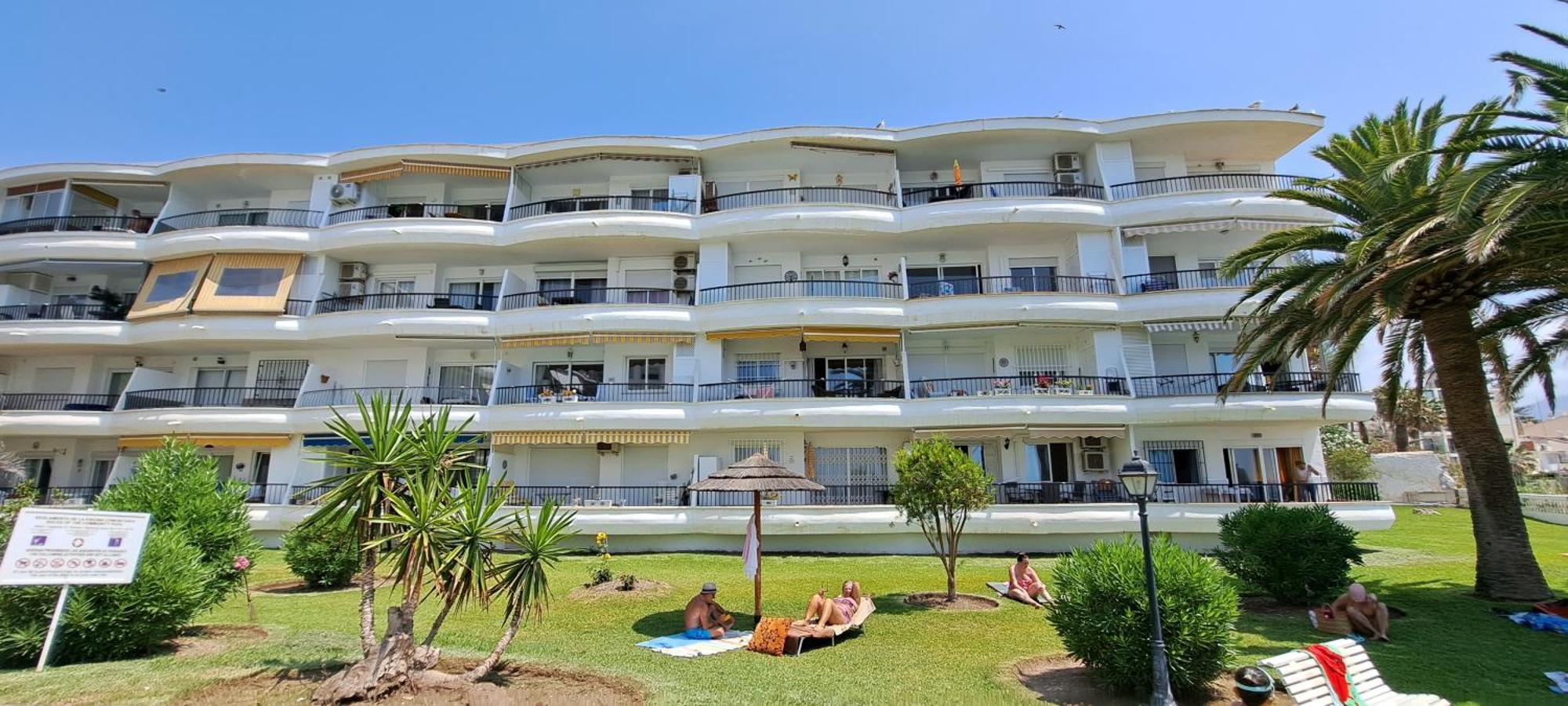 Апартаменти Acapulco Playa Beautiful Seaview Нерха Екстер'єр фото